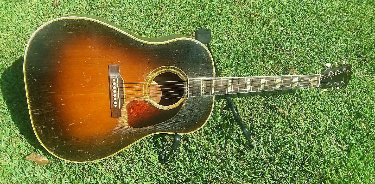 1952 Gibson Southern Jumbo Acoustic Guitar With Case