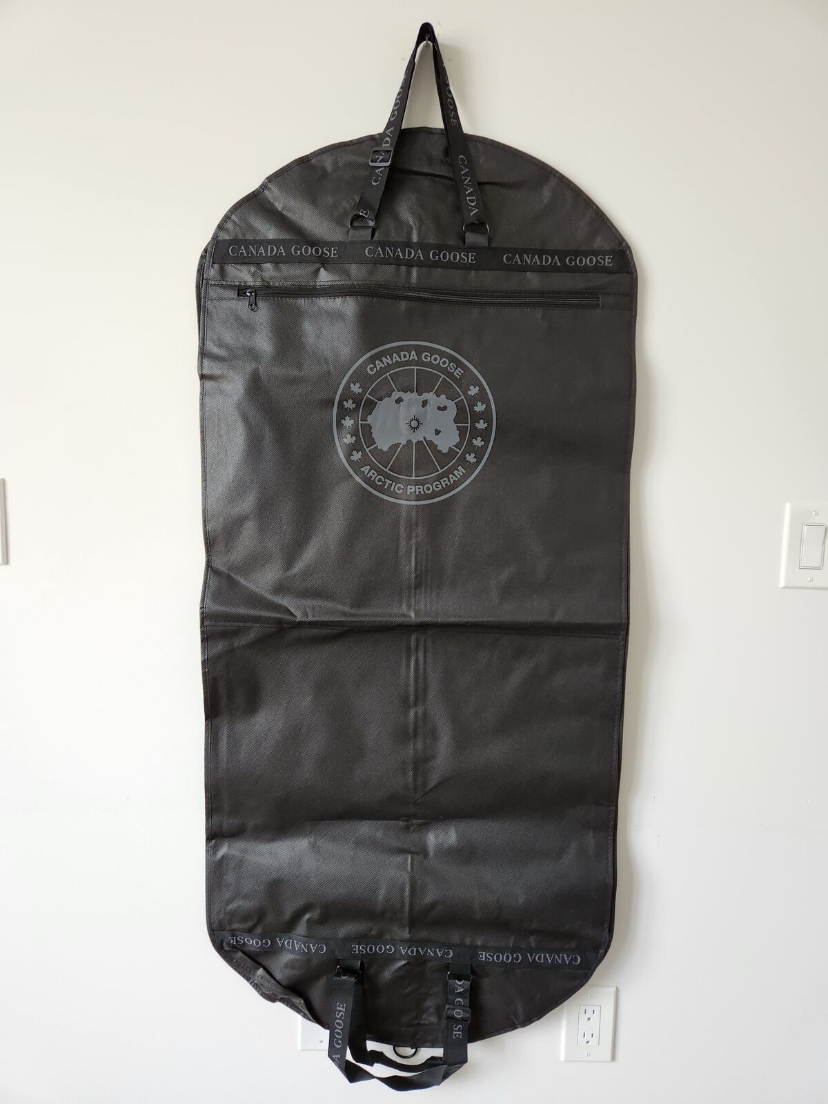 New Authentic Canada Goose Black Garment Bag Adjustable Straps & Zip Side Pocket